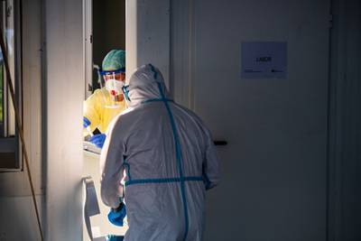 Китай и Россию обвинили в краже разработок вакцины от коронавируса