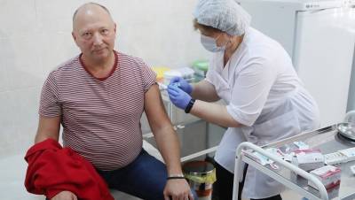 Прививки от гриппа сделали почти 650 тыс. петербуржцев