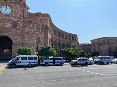 На площади Республики в Ереване сосредоточены полицейские силы
