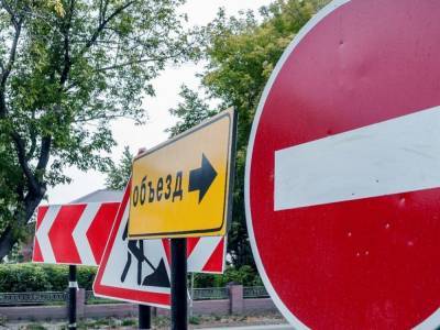 В Киеве ограничили движение транспорта на Днепровской набережной