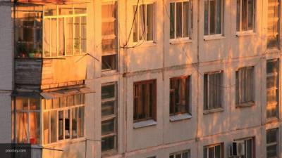 Рухнувший балкон помешал завтраку пенсионерок на Сахалине