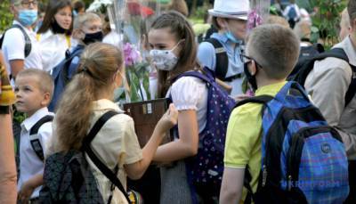 Школs в Украине открылись, но уже закрываются на карантин