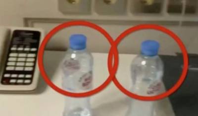 В Кремле версию о следах "Новичка" на бутылке Алексея Навального назвали абсурдной