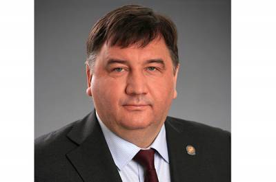 Президент Татарстана назначил Ленара Сафина представителем региона в Совфеде