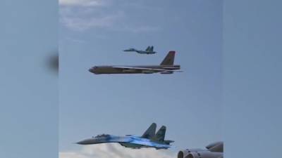 Бочка у B-52: украинские ВВС выдали анимацию за полет своих истребителей