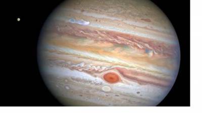 "Хаббл" зафиксировал мощный белый шторм на Юпитере
