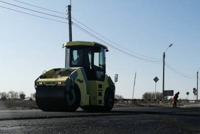 В Астрахани ведется ремонт дороги по Фунтовскому шоссе