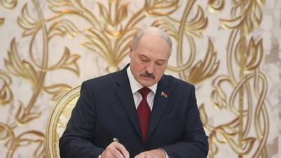 Белоруссия готова работать с Европой, а она грозит санкциями