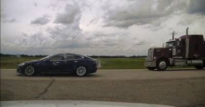 Владельца Tesla арестовали за сон за рулём на скорости 150 км/ч