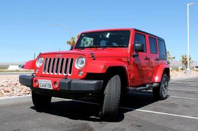 В Jeep предложили владельцам Wrangler бесплатно перекрасить свою машину