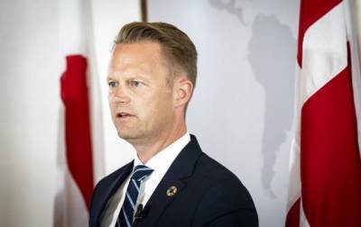 Глава МИД Дании извинился за секс с несовершеннолетней