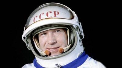 ЛЕОНОВ АЛЕКСЕЙ. Алексей Леонов – первый человек, побывавший в открытом космосе