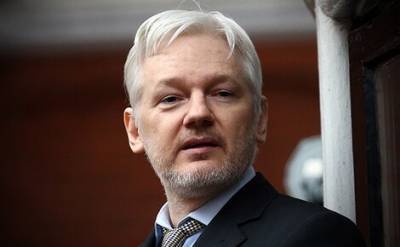 Защита основателя WikiLeaks Джулиана Ассанжа утверждает, что президент США Дональд Трамп мог его помиловать
