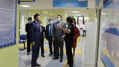 Министр здравоохранения посетил медучреждения Алматы. В городе готовы 27 ковидных клиник