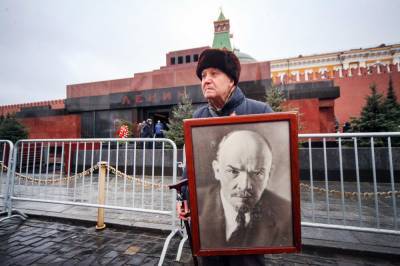 Миллиард за Ленина: появится ли мавзолей в США?