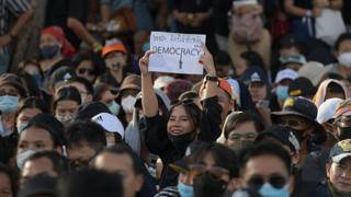 Студенты Таиланда устали от монархии и военных. Они готовятся к крупнейшей акции протеста