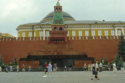 Жириновский предложил кремировать Ленина и захоронить прах в Петербурге