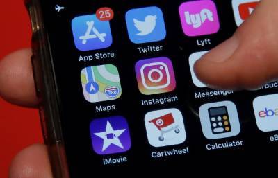 Facebook обвинили в слежке за пользователями инстаграма через камеры телефонов