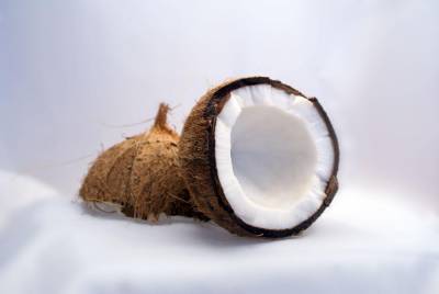 Эксперты перечислили главные преимущества кокосового масла