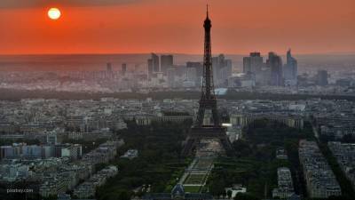 Парижанина задержали при попытке покорить башню Монпарнас без страховки