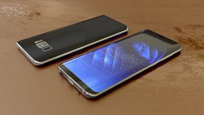 В Сети появилось "живое" фото удешевлённого флагманского смартфона Samsung Galaxy S20 FE