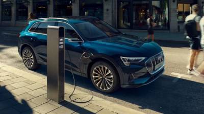 Рынок новых электрокаров в августе вырос на 62%. Причина – Audi e-tron