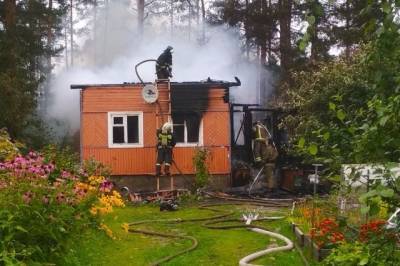 В Красноярске женщина и ее дочь погибли при пожаре в доме