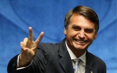 Президент Бразилии назвал самоизоляцию во время пандемии "проявлением слабости"