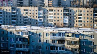 Полиция Петербурга нашла труп мужчины в захламленной квартире