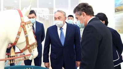 Нурсултан Назарбаев посетил музей имени Абиша Кекилбаева в Актау