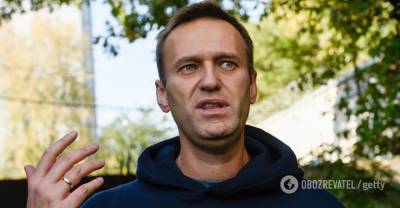 Навальный стал на ноги и рассказал о своем самочувствии - фото
