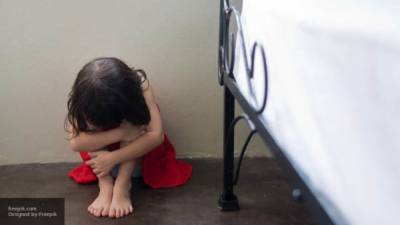 Отец-педофил насиловал малолетних дочерей и снимал происходящее на видео