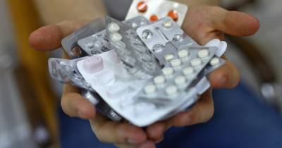 Эксперты объяснили, почему цена на российское лекарство от коронавируса выше МРОТ