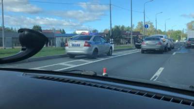 ДТП-"бутерброд" собрало внушительную пробку на Приморском шоссе