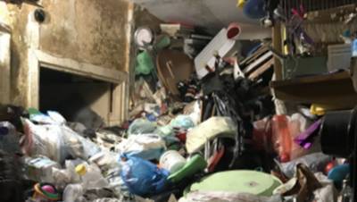 В набитой мусором квартире в Петербурге нашли второе тело
