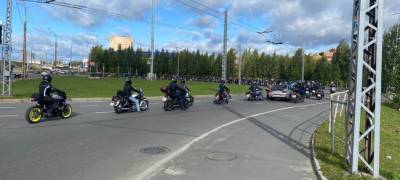 Байкеры Карелии закрыли мотосезон масштабным парадом в Петрозаводске (ВИДЕО)