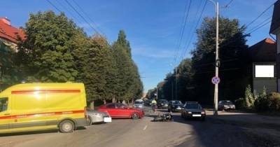 На ул. Дзержинского сбили 34-летнего мотоциклиста