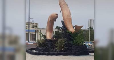 В Марокко снесли статуи рыбок, "слишком похожих на половые органы"