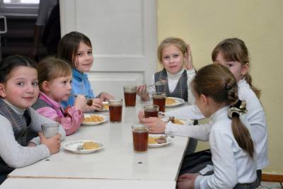 Фото обедов и завтраков саратовских школьников появятся в социальных сетях