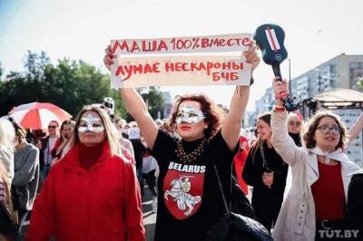 В Минске силовики устроили жесткие задержания женщин