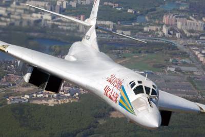 Стратегические бомбардировщики ВКС РФ Ту-160 установили мировой рекорд по дальности полёта