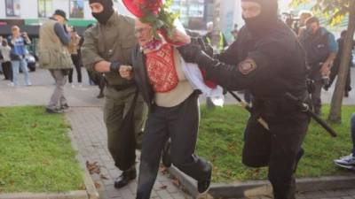 В Минске задержали более 300 участниц женского марша