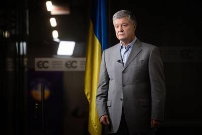 Леонид Кравчук: Украине приходится “разгребать” то, что “натворила” партия Петра Порошенко