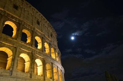 Продажа пота гладиаторов, нимфомания и казнь за фиолетовую одежду: Необычные факты из истории Древнего Рима