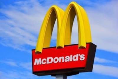 Миллиард $ компенсации: на McDonald's подали в суд за расизм