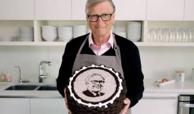 Гейтс приготовил для Баффета торт