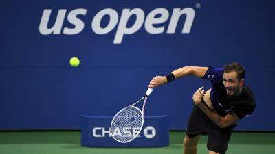 Победа Медведева, камбэк Хачанова и сенсация от Александровой: российские теннисисты успешно стартовали на US Open