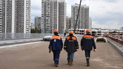 Трое человек упали в строительной люльке с 11 этажа в Белгороде, один погиб