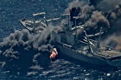 Противокорабельные ракеты США не смогли потопить списанный корабль-мишень