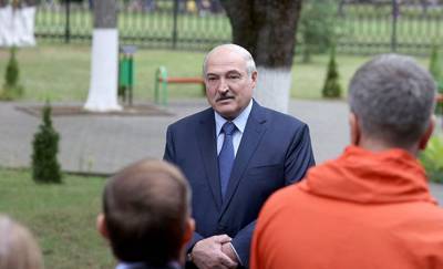 Лукашенко угрожает бывшим чиновникам, вошедшим в Координационный совет